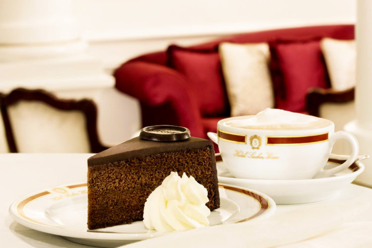 439 Foto: Die einzige hundertprozentig echte Sachertorte gibt es nur hier © Sacher Hotels Betriebsgesellschaft mbH